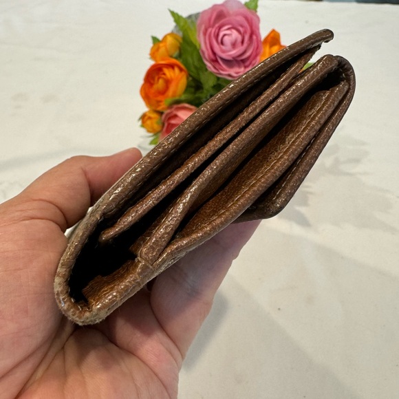 Authentic Gucci wallet - Picture 3 of 11